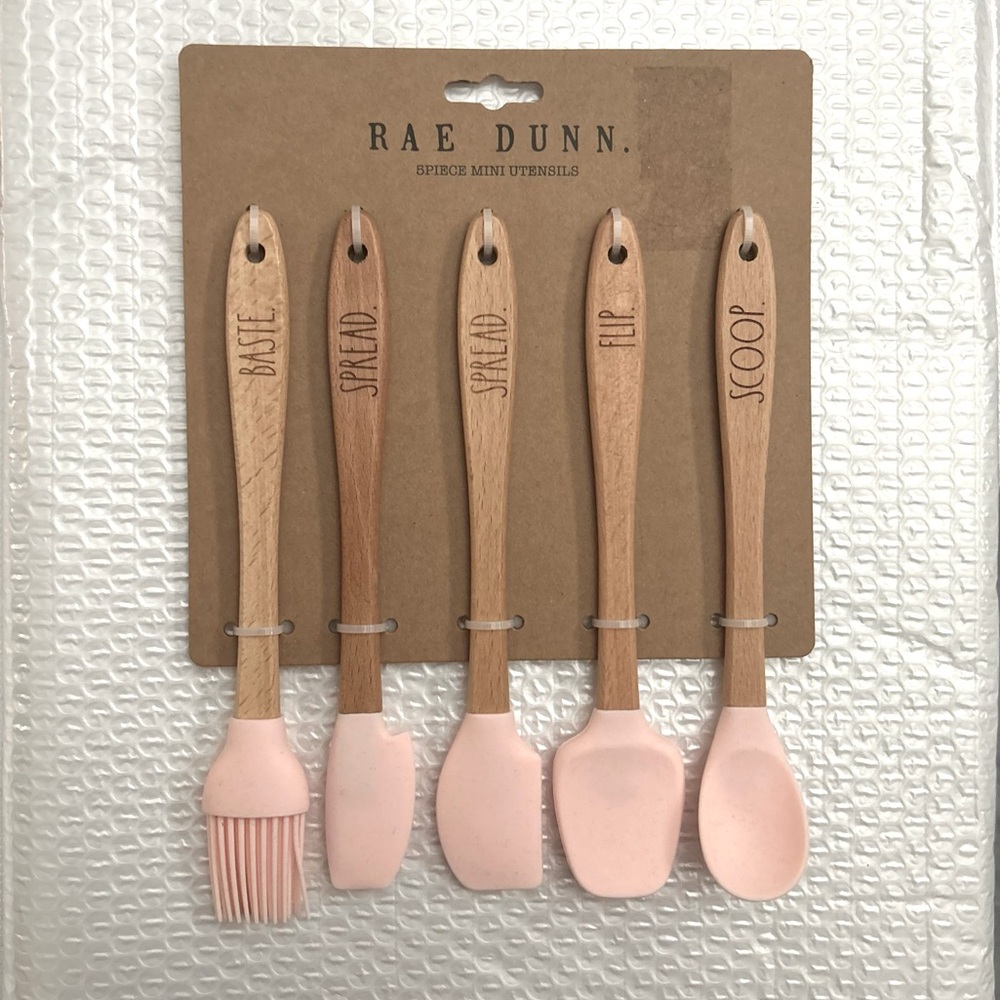 NWT - RAE DUNN 5 - PIECE MINI UTENSILS